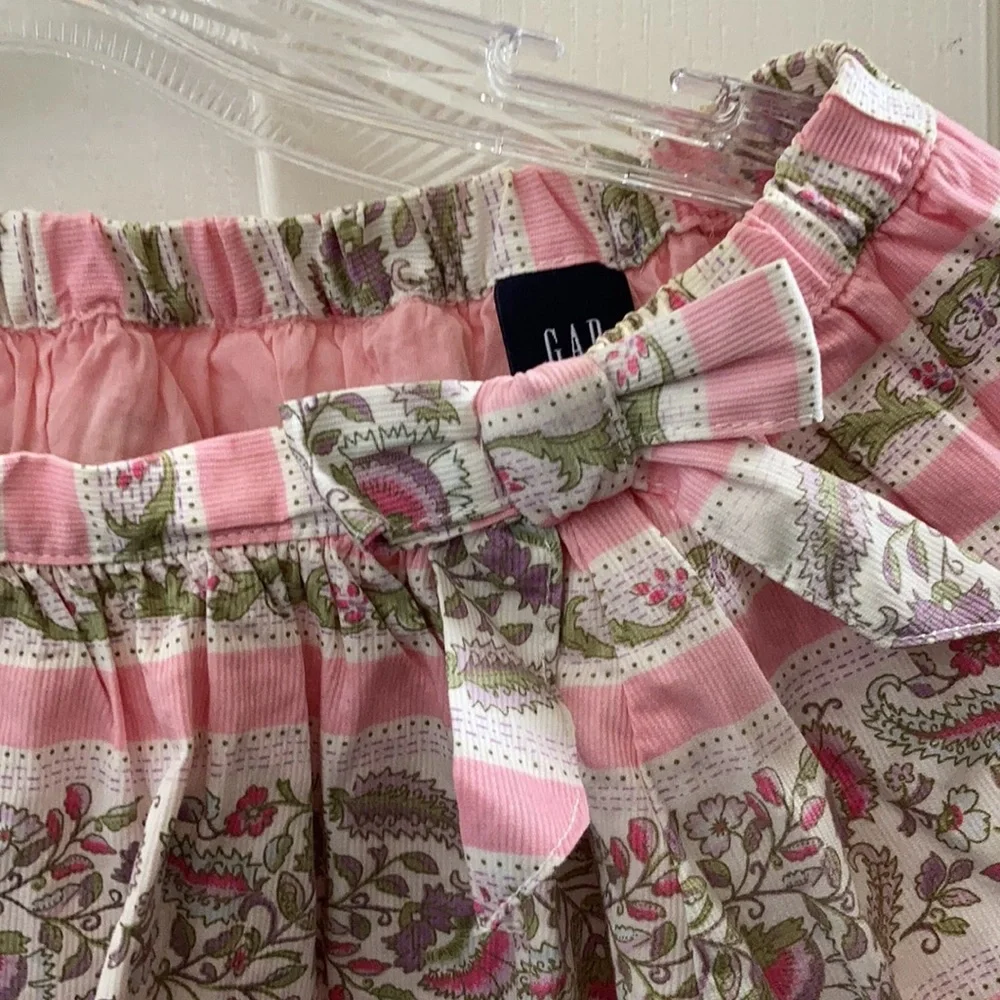 FINAL MARKDOWN Girls gap skirt 7